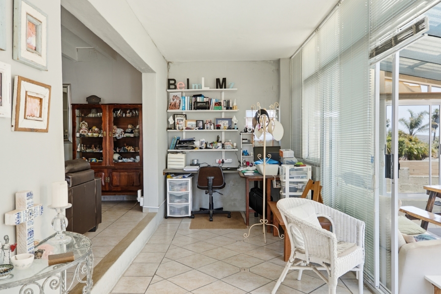 5 Bedroom Property for Sale in Myburgh Park Western Cape